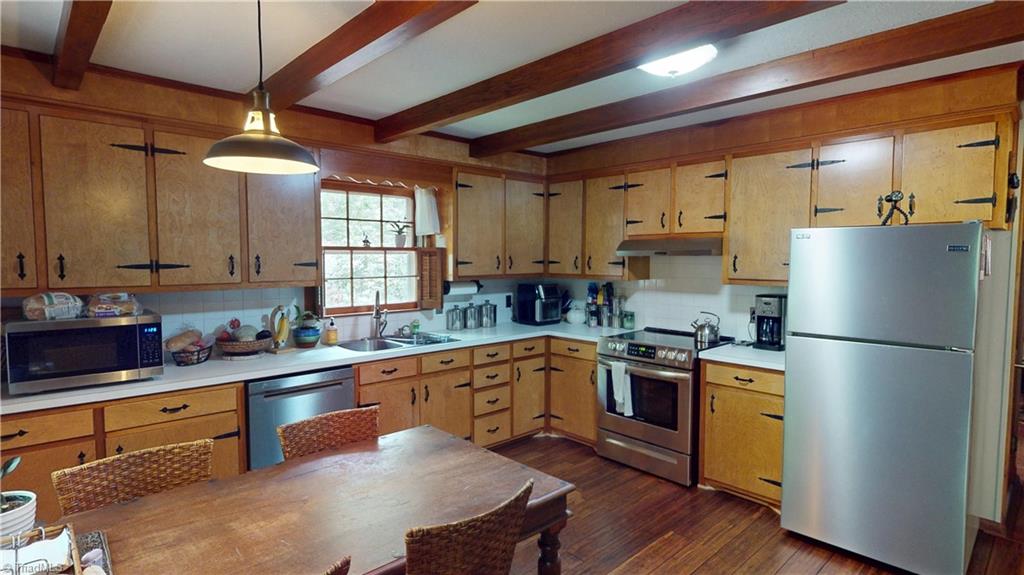 712 Greenhill Road, Mount Airy, North Carolina image 9