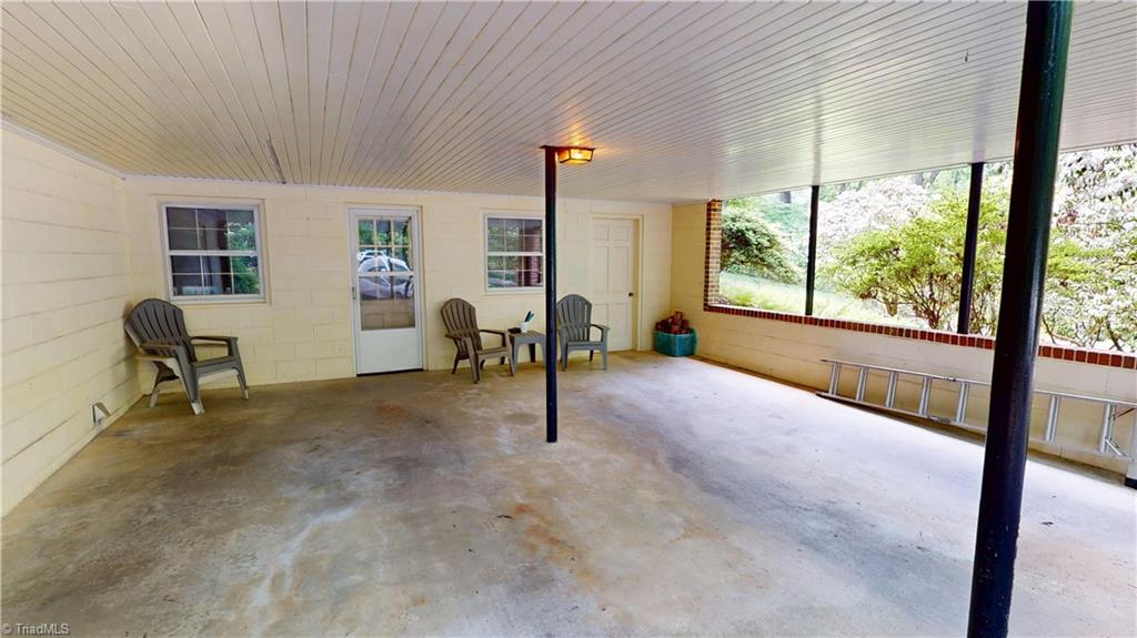 712 Greenhill Road, Mount Airy, North Carolina image 3