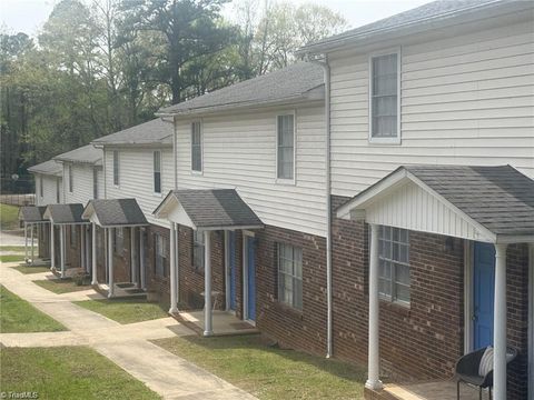 Homes For Rent - 506 Summit Street #2<br/> Madison, NC 27025