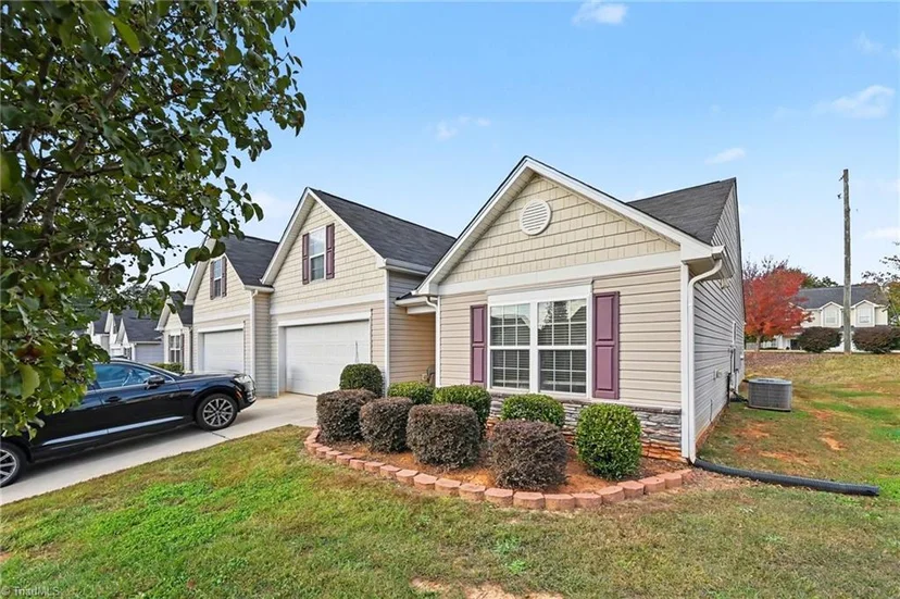 1008 Gold Circle, photo 1 of 24