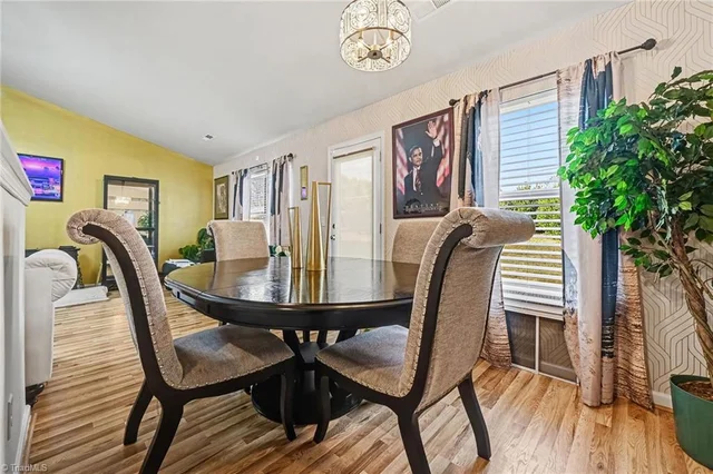 1008 Gold Circle, photo 3 of 24