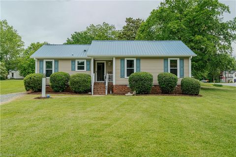 403 Rolling Road Haw River NC 27258