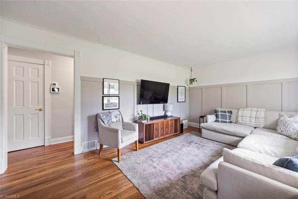 Winston-Salem, North Carolina 27104, United States, 2 Bedrooms Bedrooms, ,1 BathroomBathrooms,Residential,Pending,136720