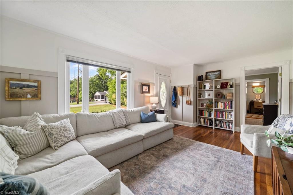 Winston-Salem, North Carolina 27104, United States, 2 Bedrooms Bedrooms, ,1 BathroomBathrooms,Residential,Pending,136720