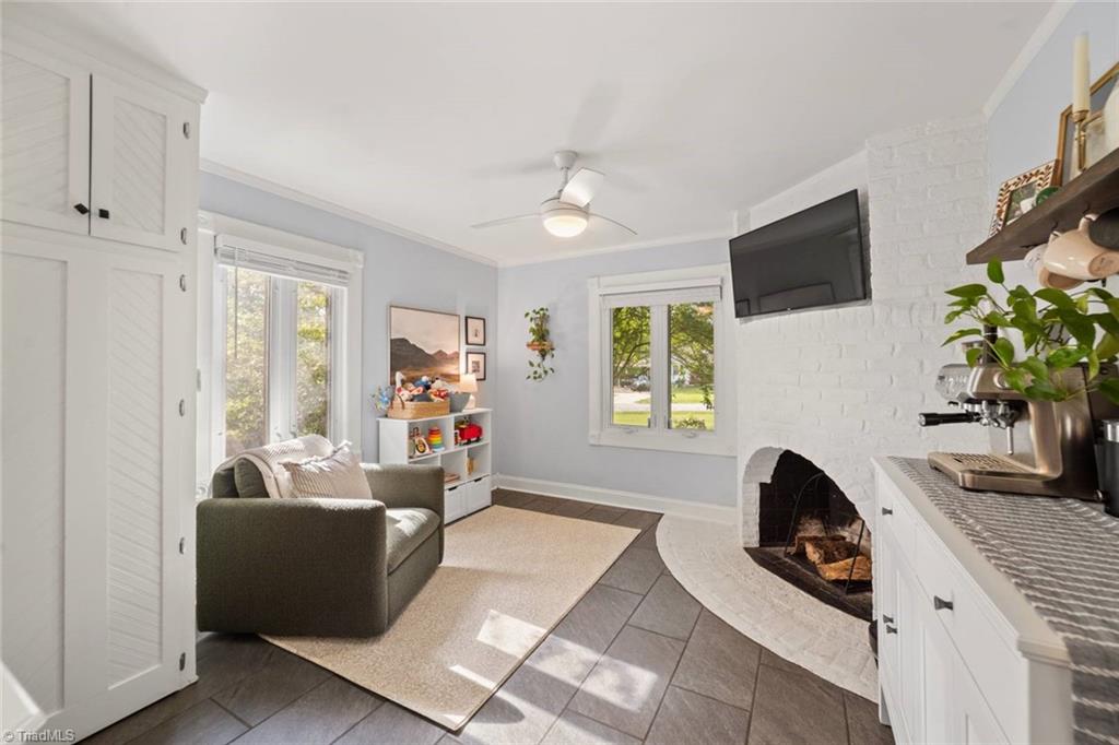 Winston-Salem, North Carolina 27104, United States, 2 Bedrooms Bedrooms, ,1 BathroomBathrooms,Residential,Pending,136720