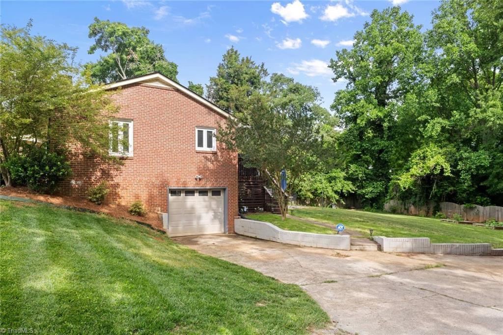 Winston-Salem, North Carolina 27104, United States, 2 Bedrooms Bedrooms, ,1 BathroomBathrooms,Residential,Pending,136720