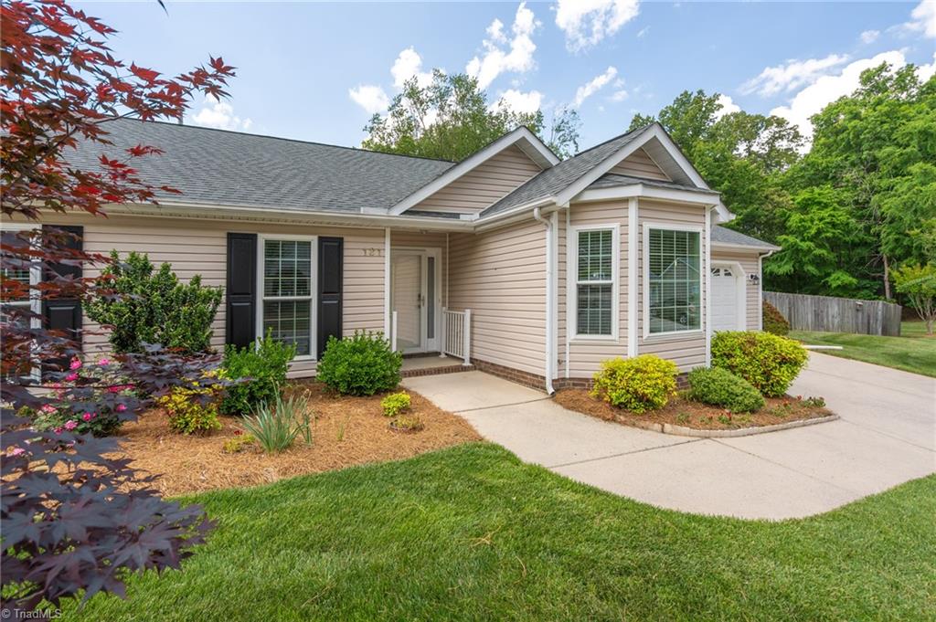 121 Village Drive, Jamestown, North Carolina image 37