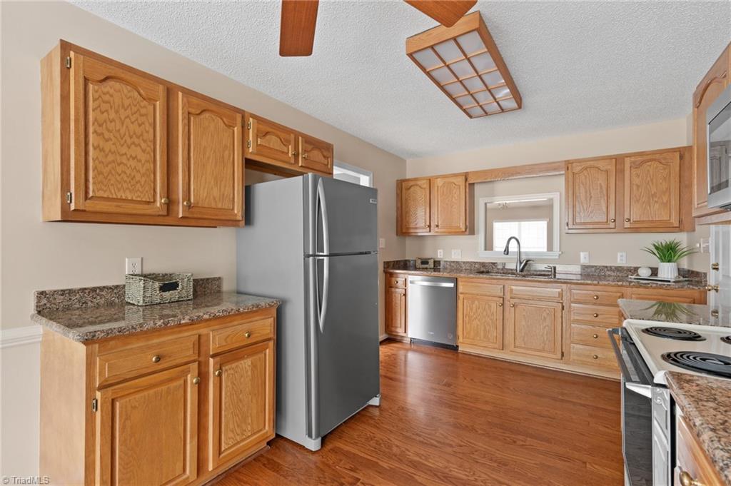 121 Village Drive, Jamestown, North Carolina image 11