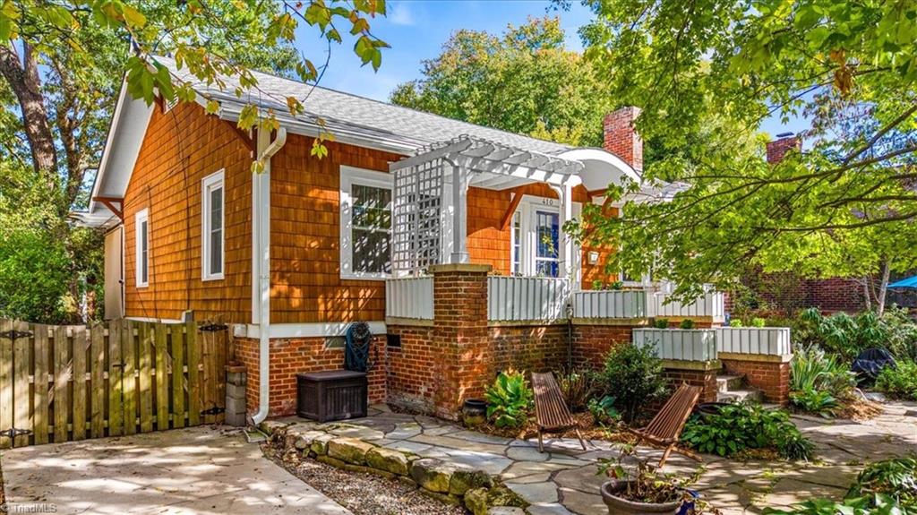 Photo of 410 Crestland Avenue, Greensboro, NC 27401 (MLS # 1237095)