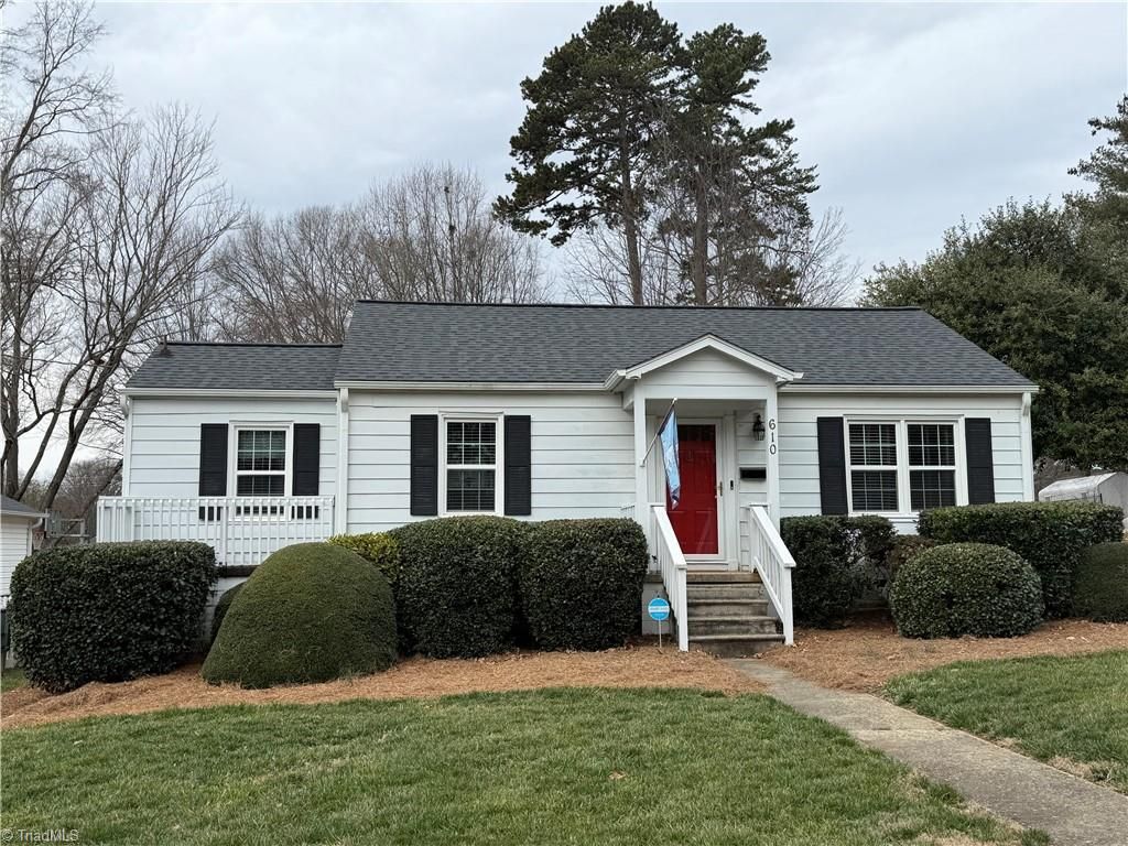Photo of 610 Bellview Street, Winston-Salem, NC 27103 (MLS # 1207461)