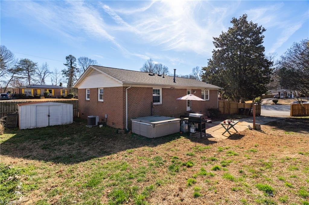 816 Daleview Place, Greensboro, North Carolina image 27