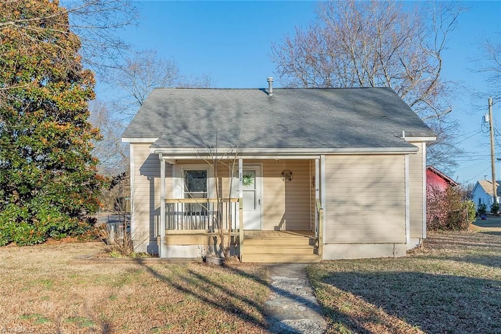 Photo of 33 Mill Street, Lexington, NC 27292 (MLS # 1208762)