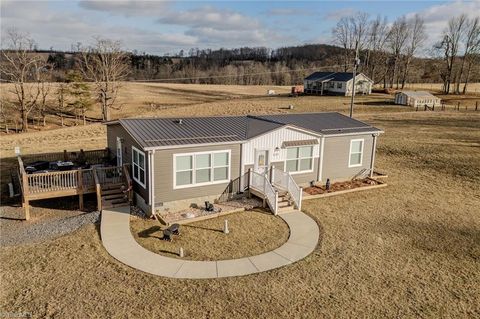 Homes For Sale - 205 Volunteer Road<br/> Carroll County, Hillsville, VA 24343