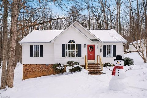 5507 Whispering Pines Drive Summerfield NC 27358