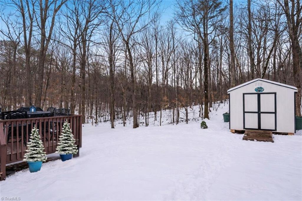 5507 Whispering Pines Drive