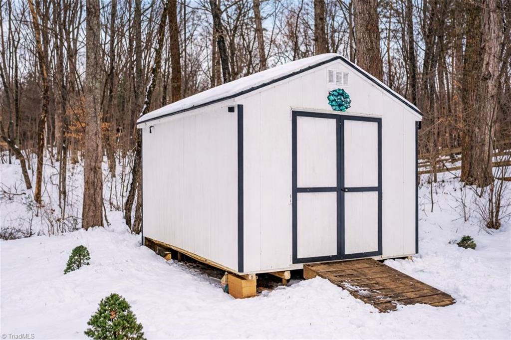 5507 Whispering Pines Drive