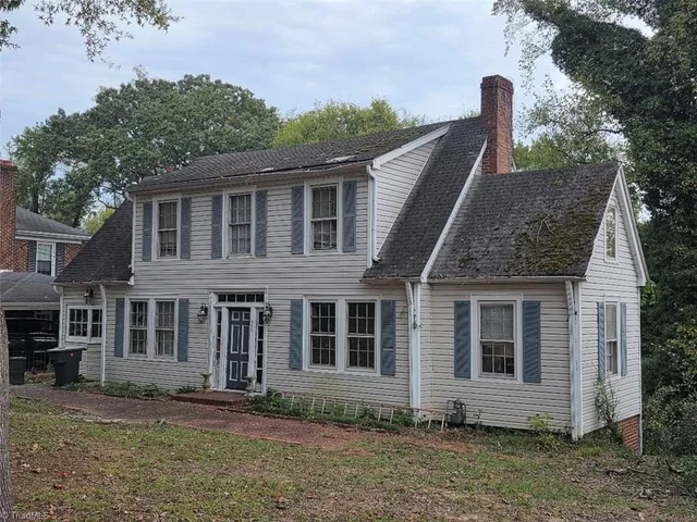 306 Highland Drive, photo 2 of 4