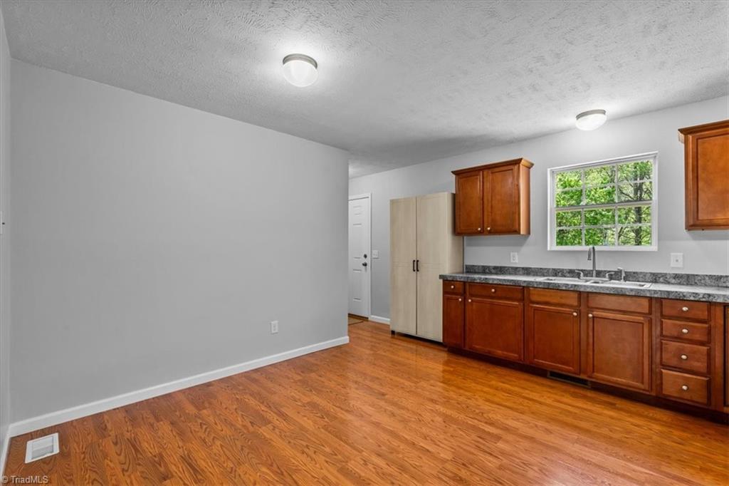 7714 Riverside Road, Seagrove, North Carolina image 13