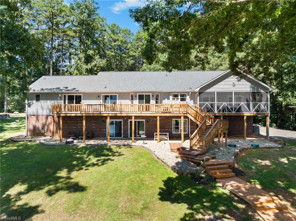 695 Blue Heron Road