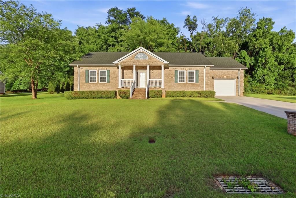 Photo of 726 Cypress Hill Drive, Eden, NC 27288 (MLS # 1222477)