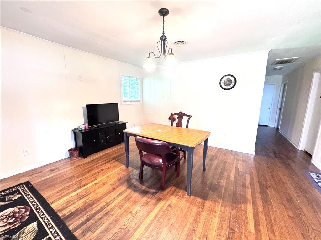 127 Forest Oaks Drive, Dobson, North Carolina image 4