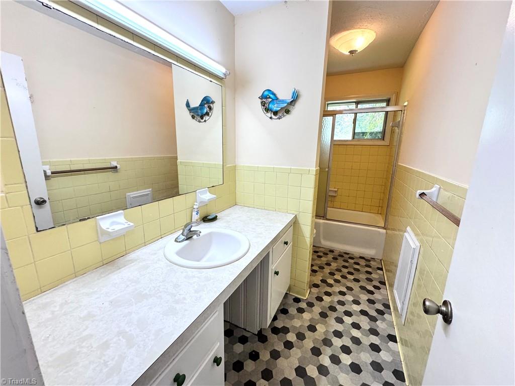 127 Forest Oaks Drive, Dobson, North Carolina image 10