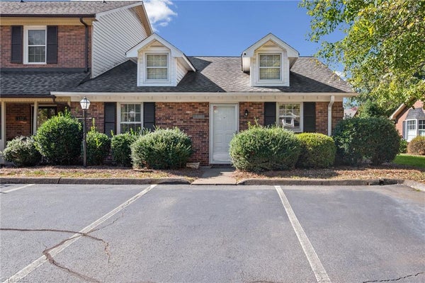130 CHRISFIELD CIR, WINSTON SALEM, NC 27104 - Image cf5a90b0e388abc4d338d3b5f0d5a3e5/887876879