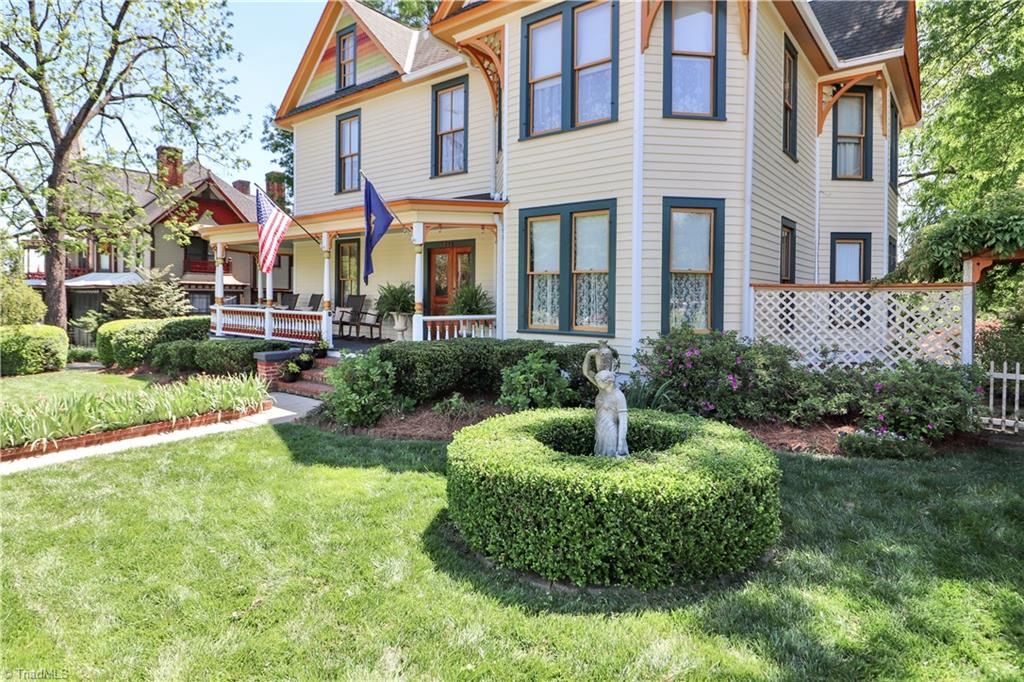 Photo of 235 Walnut Street, Statesville, NC 28677 (MLS # 1141344)