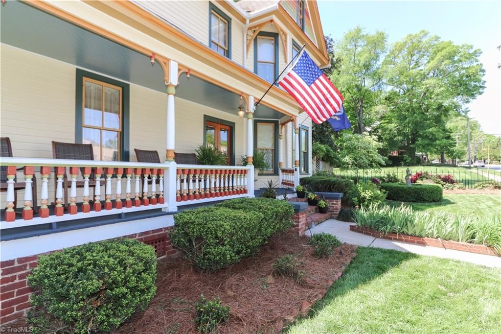 Photo of 235 Walnut Street, Statesville, NC 28677 (MLS # 1141344)