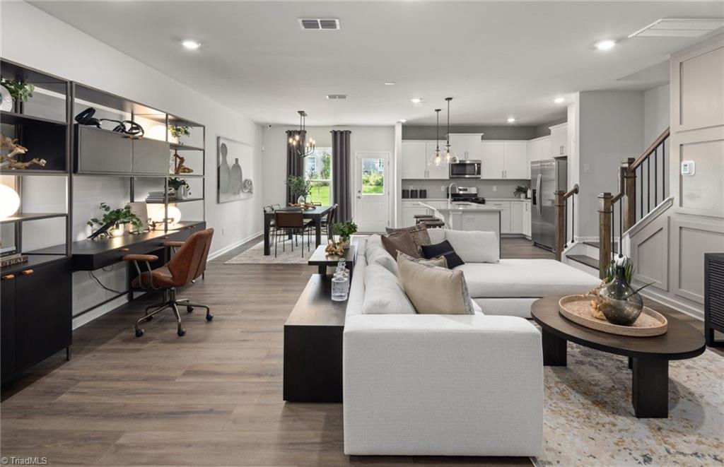 1022 Poets Walk Road