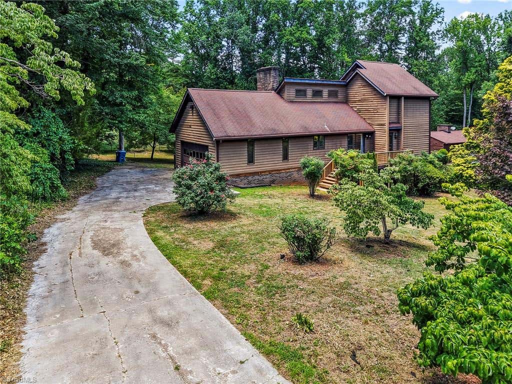 Photo of 512 Forest Lane, Yadkinville, NC 27055 (MLS # 1225265)
