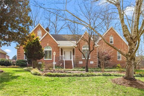 Homes For Sale - 2708 Sturbridge Court<br/> Burlington, NC 27215