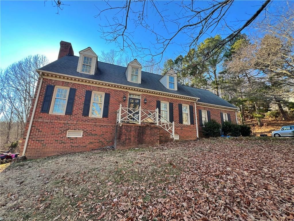 Photo of 1089 Hillsdale Drive, Asheboro, NC 27203 (MLS # 1211787)