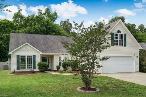 Homes For Sale - 5198 Woodhollow Road<br/> Guilford County, McLeansville, NC 27301
