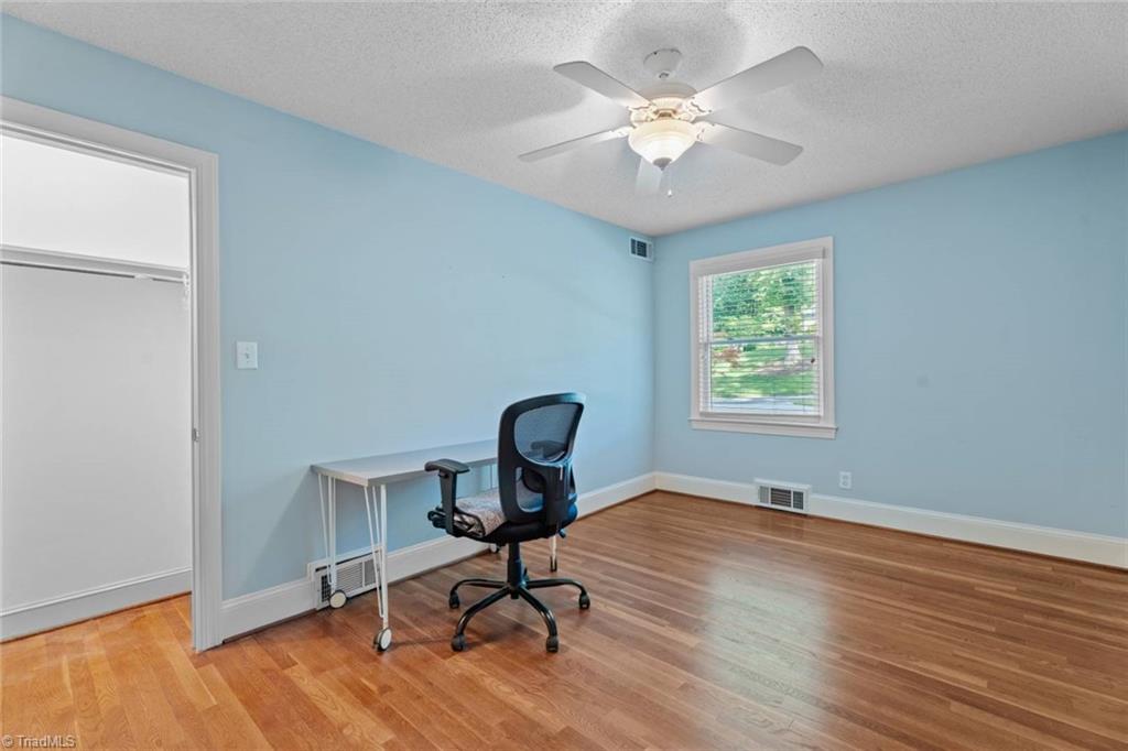 Winston-Salem, North Carolina 27106, United States, 4 Bedrooms Bedrooms, ,3 BathroomsBathrooms,Residential,Active,83659