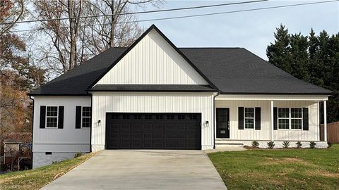 313 Broken Saddle Lane Kernersville NC 27284
