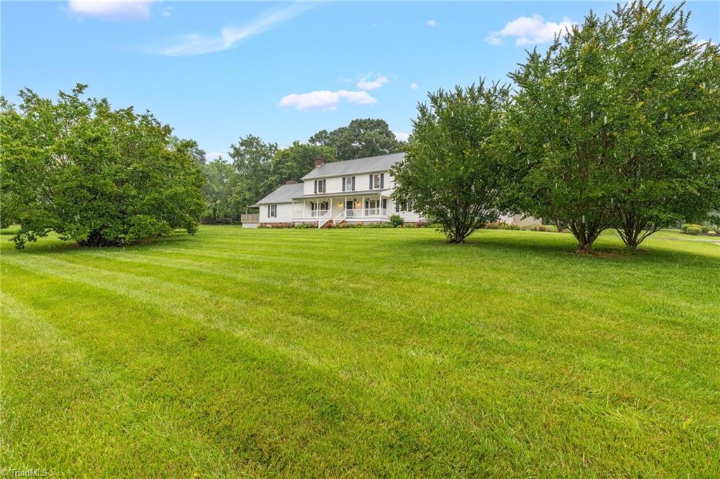 2305 Hunters Ridge Drive, Pleasant Garden, North Carolina image 3