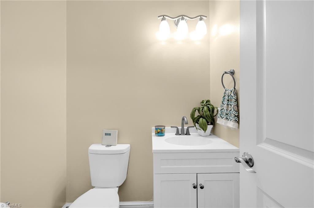 2305 Hunters Ridge Drive, Pleasant Garden, North Carolina image 10