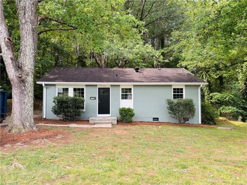 Homes For Sale - 1348 Calvert Drive<br/> Winston-Salem, NC 27107