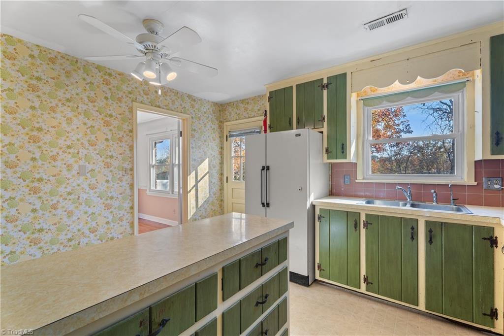 Winston-Salem, North Carolina 27103, United States, 3 Bedrooms Bedrooms, ,3 BathroomsBathrooms,Residential,Active,244134