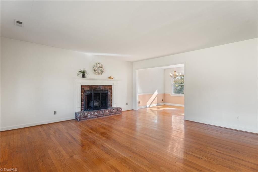 Winston-Salem, North Carolina 27103, United States, 3 Bedrooms Bedrooms, ,3 BathroomsBathrooms,Residential,Active,244134