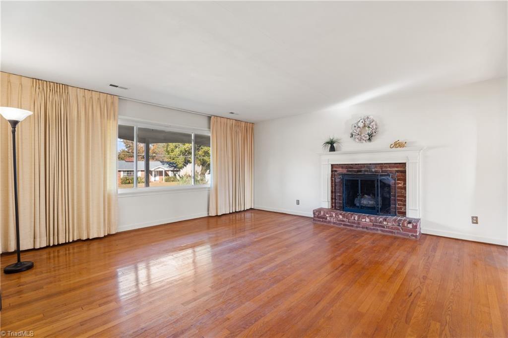 Winston-Salem, North Carolina 27103, United States, 3 Bedrooms Bedrooms, ,3 BathroomsBathrooms,Residential,Active,244134