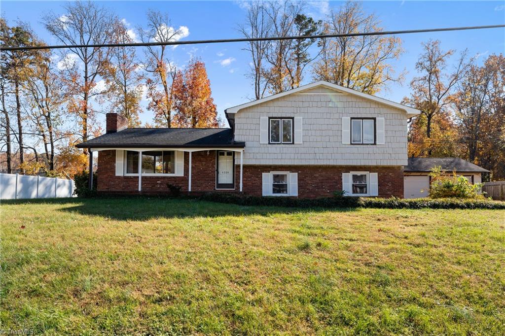 Winston-Salem, North Carolina 27103, United States, 3 Bedrooms Bedrooms, ,3 BathroomsBathrooms,Residential,Active,244134