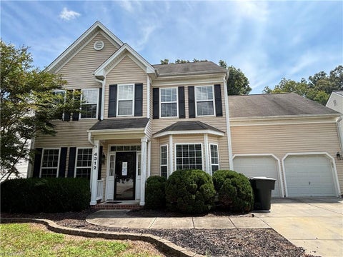 Homes For Sale - 4312 Pepperbush Drive<br/> Greensboro, NC 27405