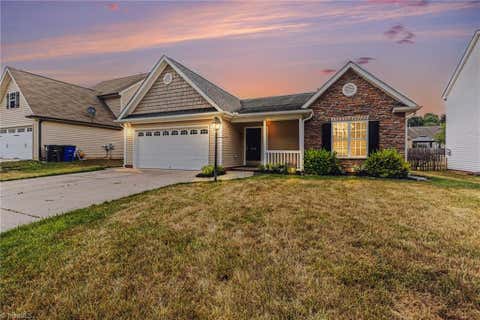 Homes For Sale - 1915 Longburn Drive<br/> Kernersville, NC 27284