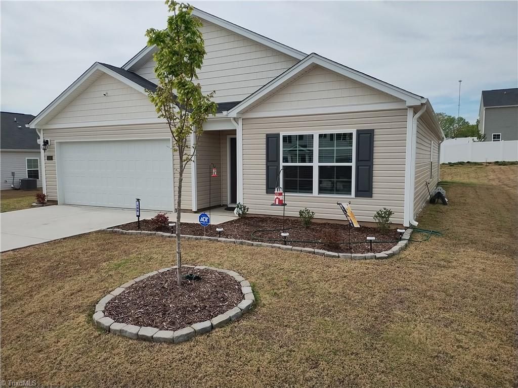 Photo of 156 Rose Wind Way, Mayodan, NC 27027 (MLS # 1215915)