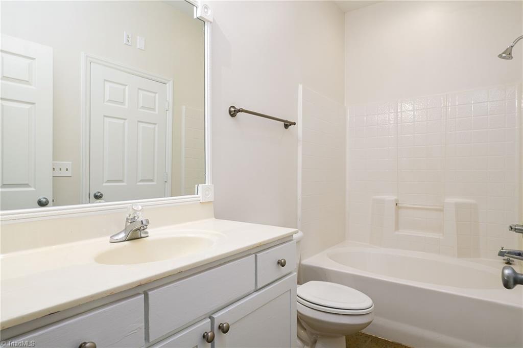 3820 Wayfarer Drive, Greensboro, North Carolina image 13