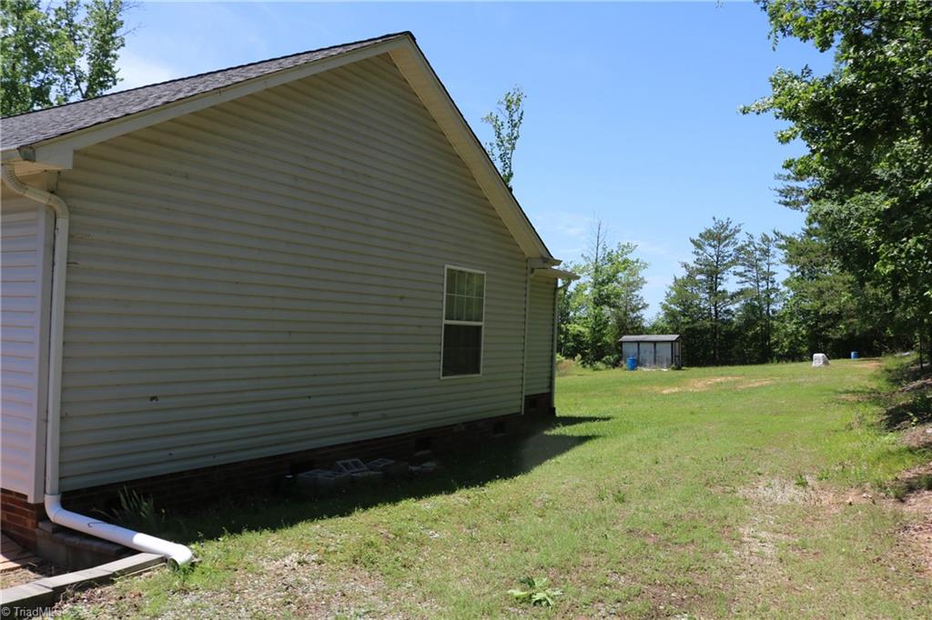 2615 Solomon Lea Road, Leasburg, North Carolina image 6