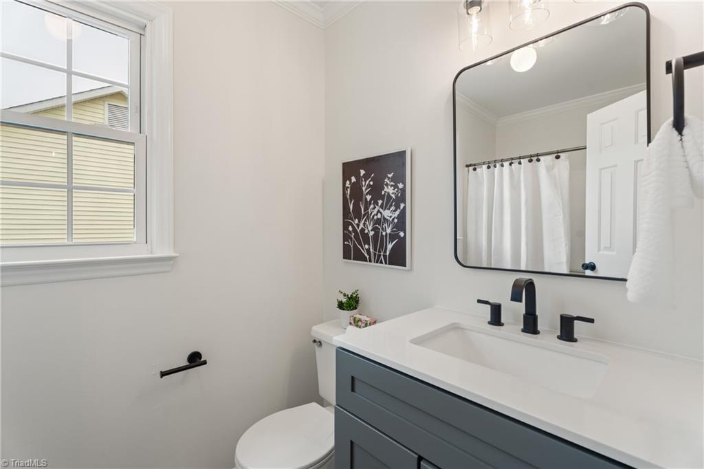 Kernersville, North Carolina 27284, United States, 3 Bedrooms Bedrooms, ,3 BathroomsBathrooms,Residential,Active,169704