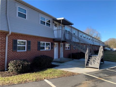 Multifamily For Rent - 221 Mayberry Avenue<br/> Mount Airy, NC 27030